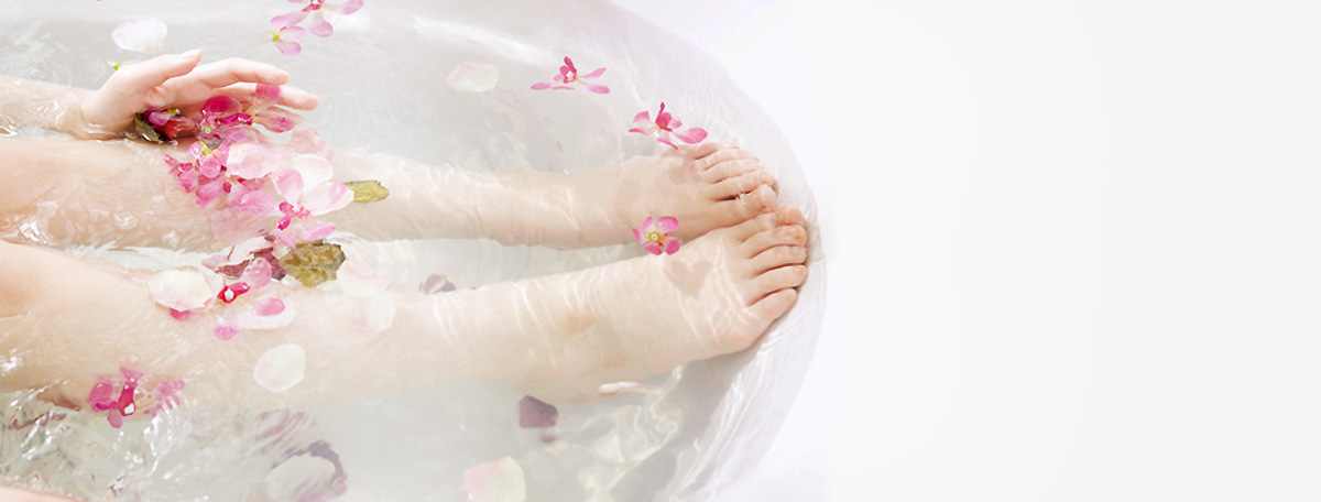 足の臭いは爪垢が原因？足爪の臭い対策と便利ケアアイテム